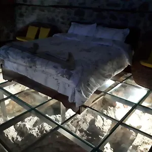 Nuci's Glass Floor Apartment Tushemisht