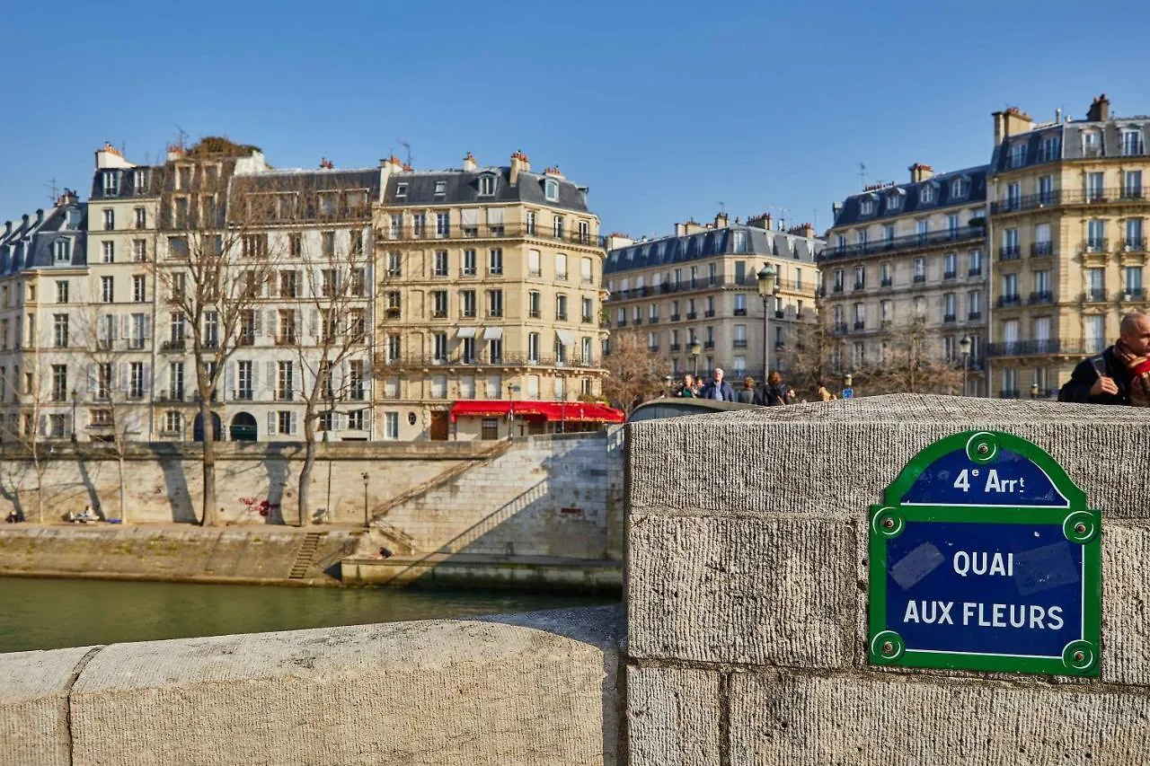 Apartment Residences Harcourt - Ile Saint Louis - Paris France