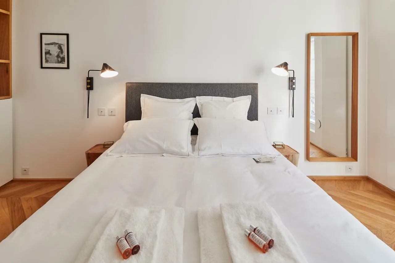 Residences Harcourt - Ile Saint Louis - Paris Apartment